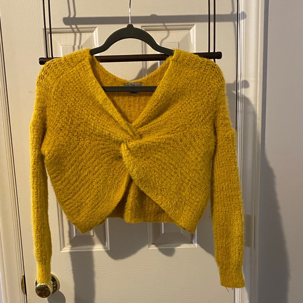 Casting LA Cropped twist sweater, long sleeves, mustard- very cute & versatile